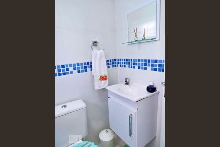 Casa à venda com 60m², 2 quartos e sem vagaBanheiro da Suíte