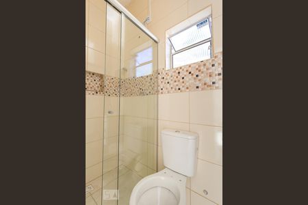 Banheiro de kitnet/studio para alugar com 1 quarto, 38m² em Céu Azul, Belo Horizonte