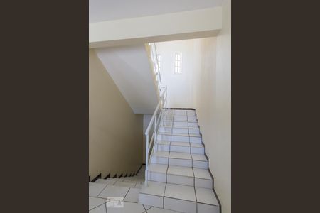 Casa à venda com 240m², 3 quartos e 3 vagas Casa à venda com 240m², 3 quartos e 3 vagasEscada