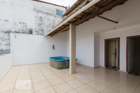 Casa à venda com 240m², 3 quartos e 3 vagas Casa à venda com 240m², 3 quartos e 3 vagasÁrea Externa