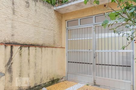 Casa à venda com 220m², 3 quartos e 3 vagas Casa à venda com 220m², 3 quartos e 3 vagasEntrada