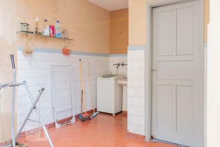 Casa à venda com 220m², 3 quartos e 3 vagas Casa à venda com 220m², 3 quartos e 3 vagasLavanderia