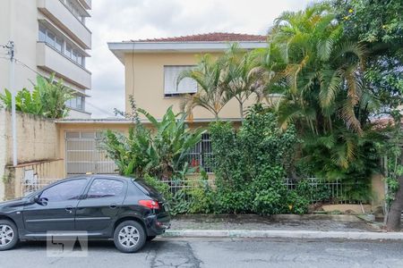 Casa à venda com 220m², 3 quartos e 3 vagas Casa à venda com 220m², 3 quartos e 3 vagasEntrada