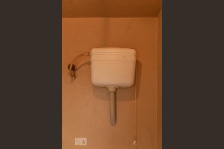 Casa à venda com 220m², 3 quartos e 3 vagas Casa à venda com 220m², 3 quartos e 3 vagasBanheiro de Serviço