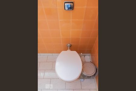 Casa à venda com 220m², 3 quartos e 3 vagas Casa à venda com 220m², 3 quartos e 3 vagasBanheiro