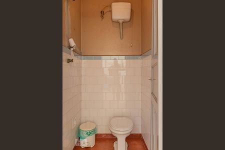 Casa à venda com 220m², 3 quartos e 3 vagas Casa à venda com 220m², 3 quartos e 3 vagasBanheiro de Serviço