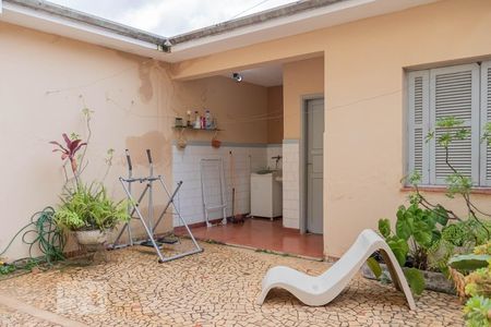 Casa à venda com 220m², 3 quartos e 3 vagas Casa à venda com 220m², 3 quartos e 3 vagasLavanderia