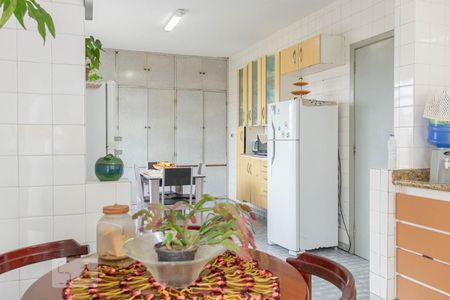 Casa à venda com 220m², 3 quartos e 3 vagas Casa à venda com 220m², 3 quartos e 3 vagasCozinha