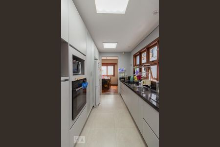 Casa à venda com 226m², 3 quartos e 2 vagas Casa à venda com 226m², 3 quartos e 2 vagasCozinha