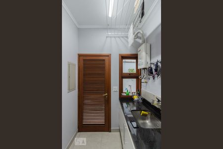 Casa à venda com 226m², 3 quartos e 2 vagas Casa à venda com 226m², 3 quartos e 2 vagasCozinha