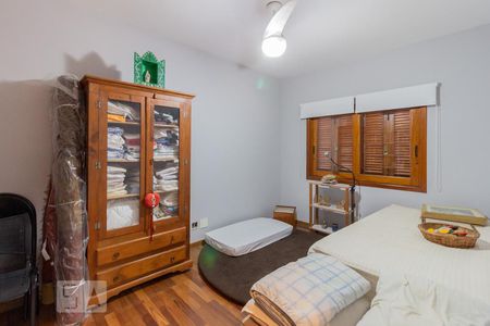 Casa à venda com 226m², 3 quartos e 2 vagas Casa à venda com 226m², 3 quartos e 2 vagasQuarto