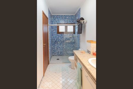 Casa à venda com 226m², 3 quartos e 2 vagas Casa à venda com 226m², 3 quartos e 2 vagasBanheiro da Suíte 1