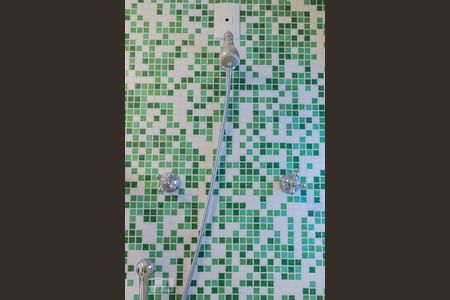 Casa à venda com 226m², 3 quartos e 2 vagas Casa à venda com 226m², 3 quartos e 2 vagasChuveiro