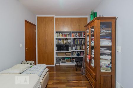 Casa à venda com 226m², 3 quartos e 2 vagas Casa à venda com 226m², 3 quartos e 2 vagasQuarto