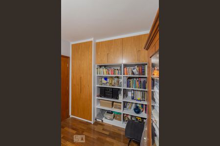 Casa à venda com 226m², 3 quartos e 2 vagas Casa à venda com 226m², 3 quartos e 2 vagasQuarto