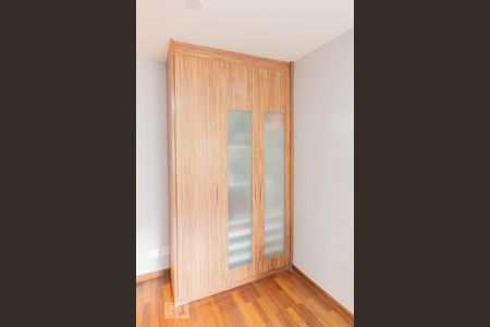 Casa à venda com 226m², 3 quartos e 2 vagas Casa à venda com 226m², 3 quartos e 2 vagasDetalhe Armário