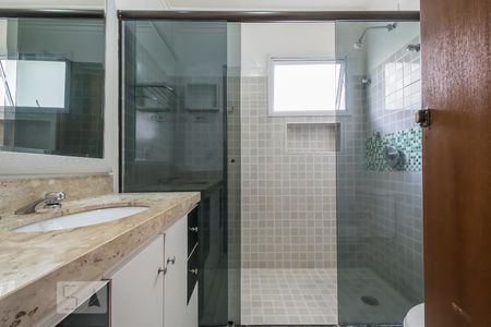 Casa de condomínio à venda com 168m², 3 quartos e 2 vagas Casa de condomínio à venda com 168m², 3 quartos e 2 vagasBanheiro Suíte