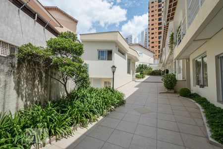 Casa de condomínio à venda com 168m², 3 quartos e 2 vagas Casa de condomínio à venda com 168m², 3 quartos e 2 vagasCondomínio
