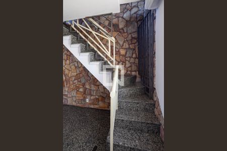 Apartamento à venda com 250m², 4 quartos e 1 vaga Apartamento à venda com 250m², 4 quartos e 1 vagaEscada