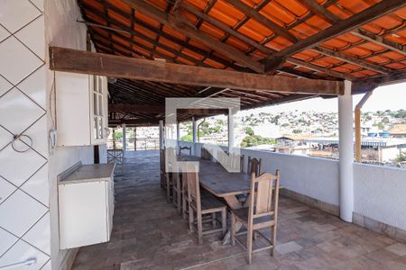 Apartamento à venda com 250m², 4 quartos e 1 vaga Apartamento à venda com 250m², 4 quartos e 1 vagaTerraço