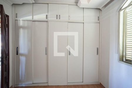 Apartamento à venda com 250m², 4 quartos e 1 vaga Apartamento à venda com 250m², 4 quartos e 1 vagaSuíte 4