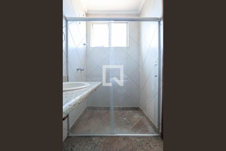 Apartamento à venda com 250m², 4 quartos e 1 vaga Apartamento à venda com 250m², 4 quartos e 1 vagaBanheiro da suíte 2