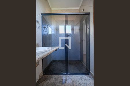 Apartamento à venda com 250m², 4 quartos e 1 vaga Apartamento à venda com 250m², 4 quartos e 1 vagaBanheiro da suíte 1