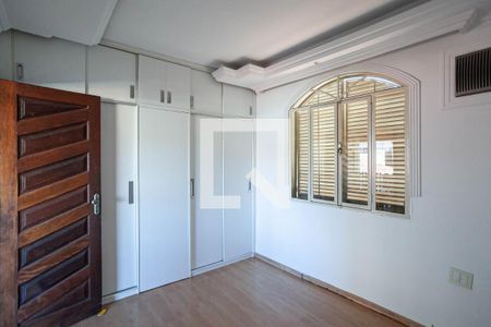 Apartamento à venda com 250m², 4 quartos e 1 vaga Apartamento à venda com 250m², 4 quartos e 1 vagaSuíte 4