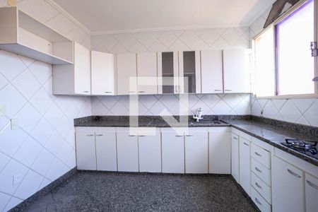 Apartamento à venda com 250m², 4 quartos e 1 vaga Apartamento à venda com 250m², 4 quartos e 1 vagaCozinha