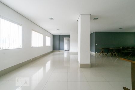 Apartamento à venda com 95m², 4 quartos e 2 vagas Apartamento à venda com 95m², 4 quartos e 2 vagasÁrea Comum - Salão de Festas