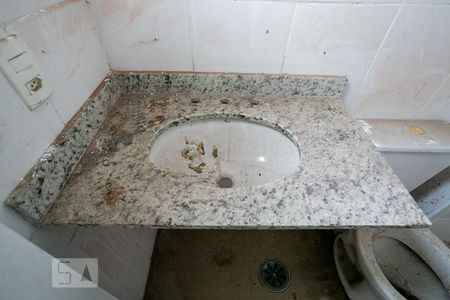 Apartamento à venda com 95m², 4 quartos e 2 vagas Apartamento à venda com 95m², 4 quartos e 2 vagasBanheiro