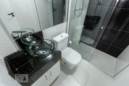 Banheiro de kitnet/studio para alugar com 1 quarto, 26m² em Bela Vista, São Paulo