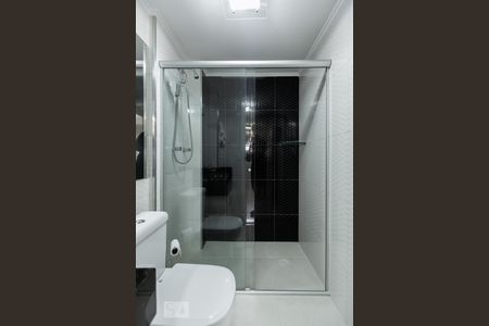 Banheiro de kitnet/studio para alugar com 1 quarto, 26m² em Bela Vista, São Paulo