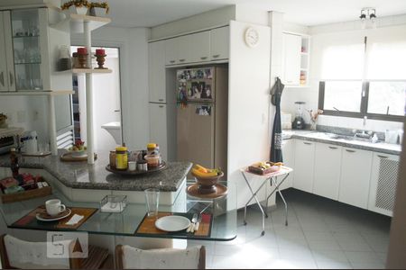 Apartamento à venda com 125m², 3 quartos e 2 vagasCozinha