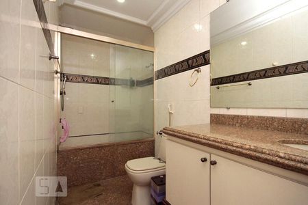 Apartamento à venda com 287m², 3 quartos e 2 vagasBanheiro da Suíte 1