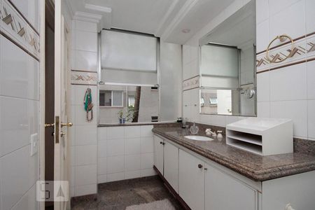 Apartamento à venda com 287m², 3 quartos e 2 vagasBanheiro da Suíte 2