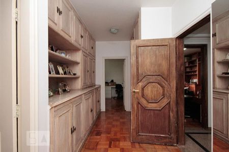 Apartamento à venda com 287m², 3 quartos e 2 vagasCorredor