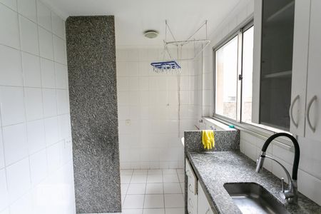 Cozinha e Área de Serviço de apartamento para alugar com 2 quartos, 70m² em Carmo, Belo Horizonte