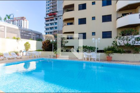 Apartamento à venda com 130m², 3 quartos e 2 vagas Apartamento à venda com 130m², 3 quartos e 2 vagasÁrea comum - Piscina