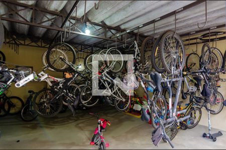 Apartamento à venda com 130m², 3 quartos e 2 vagas Apartamento à venda com 130m², 3 quartos e 2 vagasÁrea comum - Bicicletário