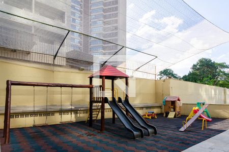 Apartamento à venda com 130m², 3 quartos e 2 vagas Apartamento à venda com 130m², 3 quartos e 2 vagasÁrea comum - Playground