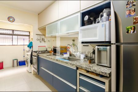 Apartamento à venda com 130m², 3 quartos e 2 vagas Apartamento à venda com 130m², 3 quartos e 2 vagasCozinha