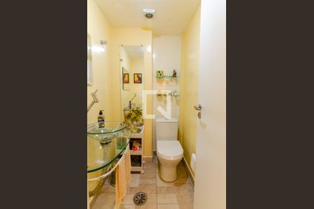 Apartamento à venda com 130m², 3 quartos e 2 vagas Apartamento à venda com 130m², 3 quartos e 2 vagasLavabo