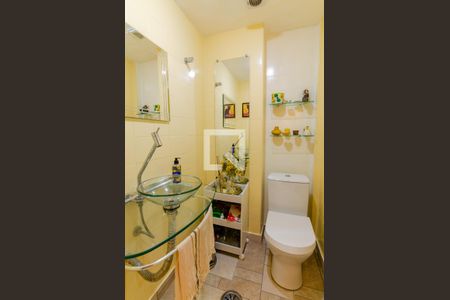 Apartamento à venda com 130m², 3 quartos e 2 vagas Apartamento à venda com 130m², 3 quartos e 2 vagasLavabo