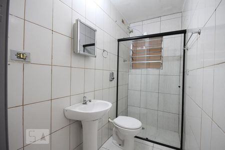 Banheiro de casa para alugar com 1 quarto, 70m² em Jardim Maria Estela, São Paulo