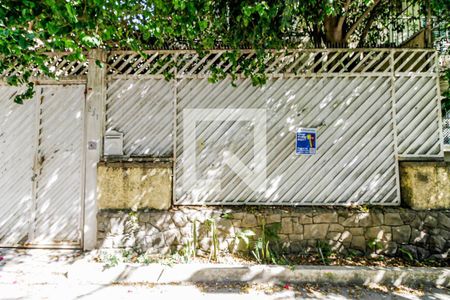 Casa à venda com 120m², 3 quartos e 2 vagasFachada