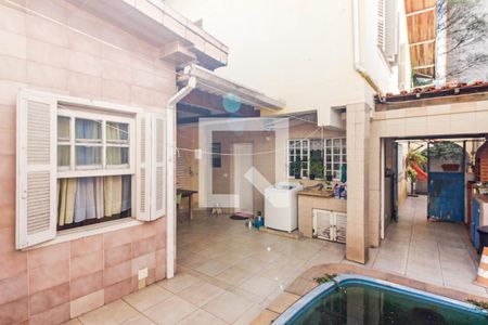 Casa à venda com 120m², 3 quartos e 2 vagasPiscina