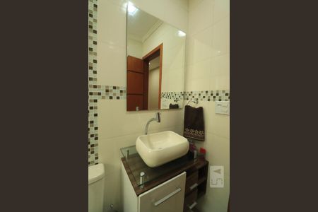 Casa à venda com 136m², 2 quartos e 2 vagasBanheiro Social