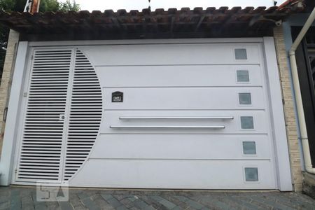 Casa à venda com 136m², 2 quartos e 2 vagasFachada