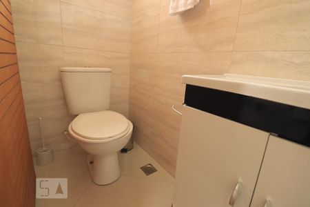 Casa à venda com 136m², 2 quartos e 2 vagasBanheiro de Serviço